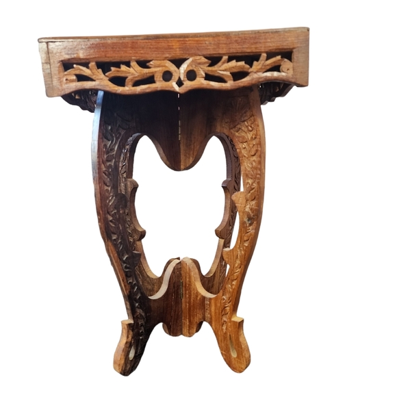 Handcrafted carved mini wood table Vintage - Picture 2 of 12